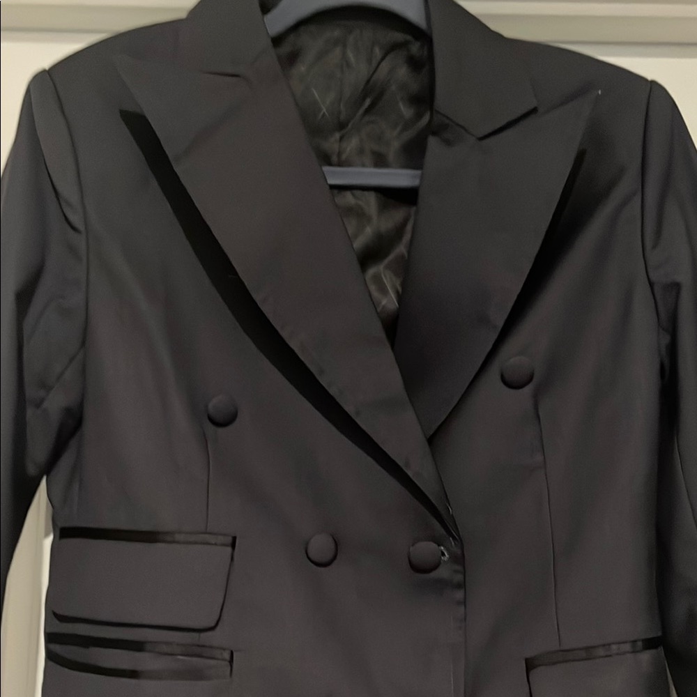 Elegant Black Double-Breasted Women's Blazer - Picture 2 of 7